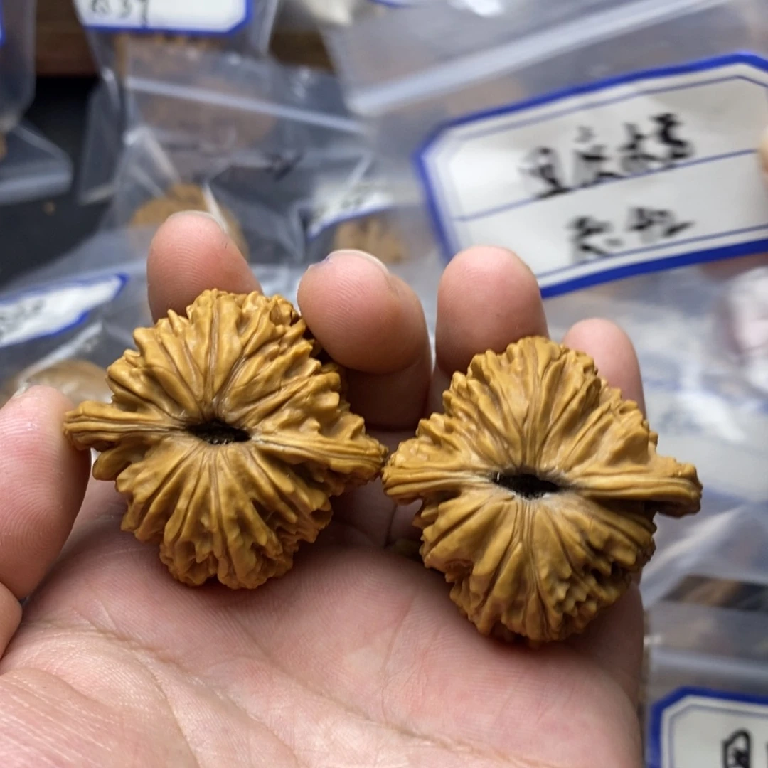 馒****文玩核桃吊坠42全品楼子