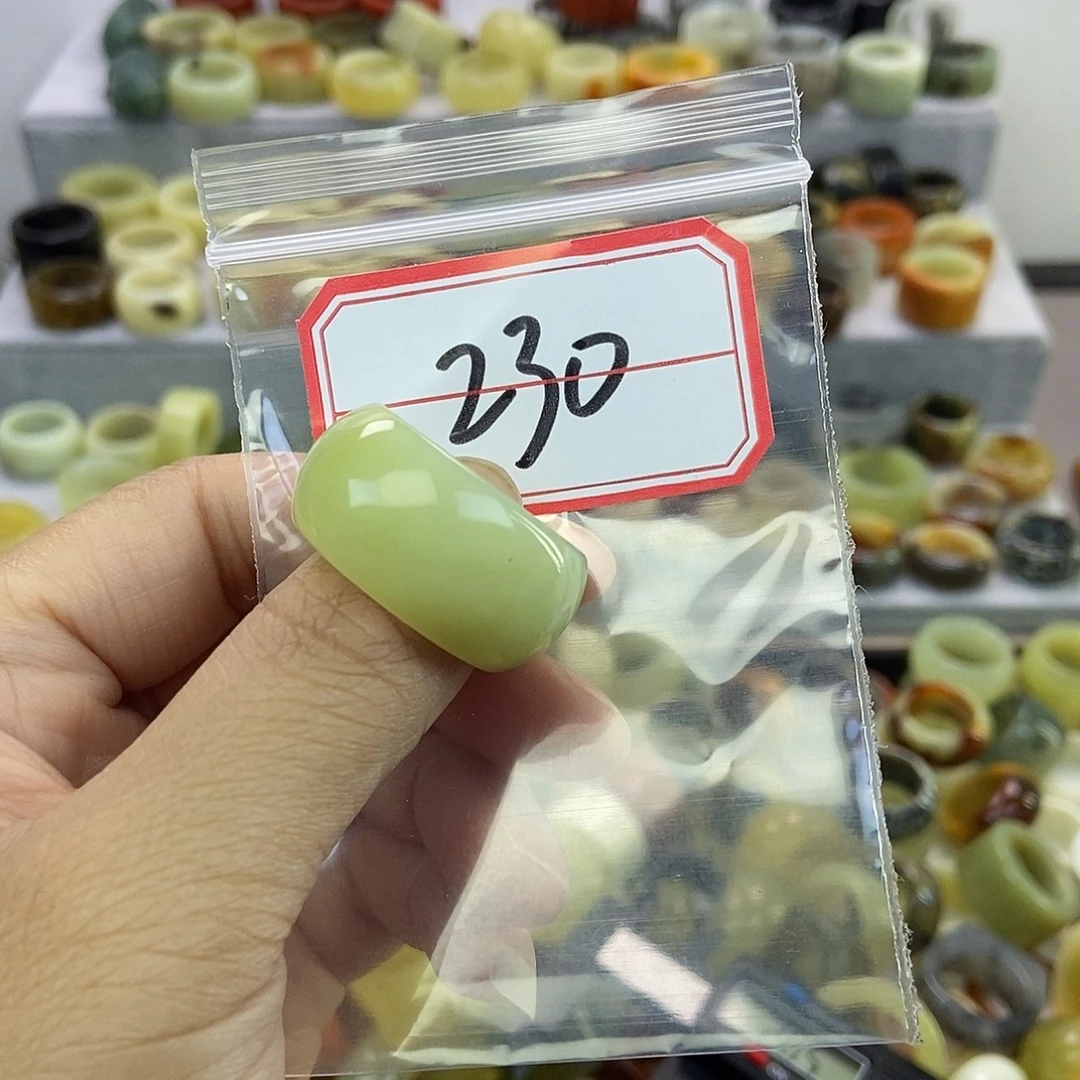 龙***哥蛇纹石玉未镶嵌戒指