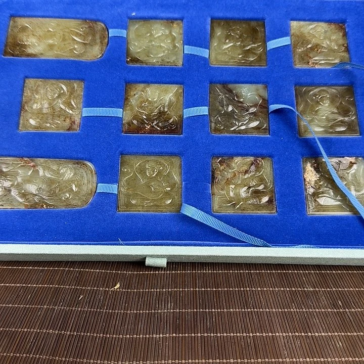 没***茶和田玉未镶嵌挂件