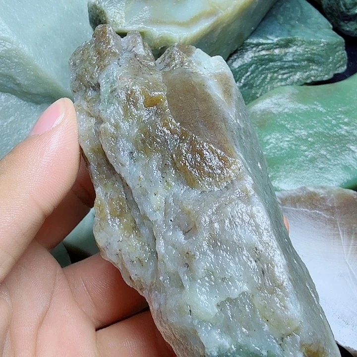 和田玉（糖玉）未镶嵌珠宝奇石