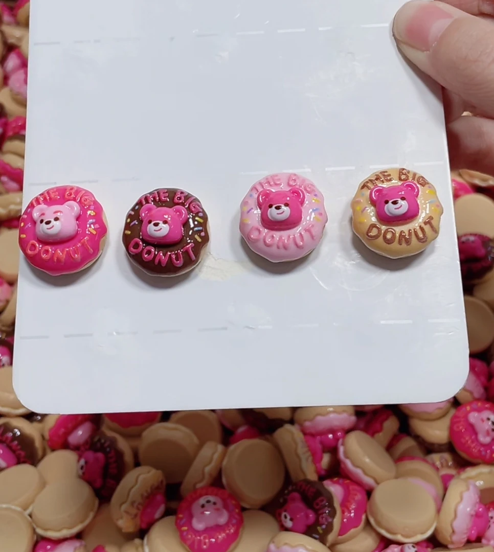【师姐毒家定制】福利款草莓熊甜甜圈（4色混）创意树脂手工diy饰品