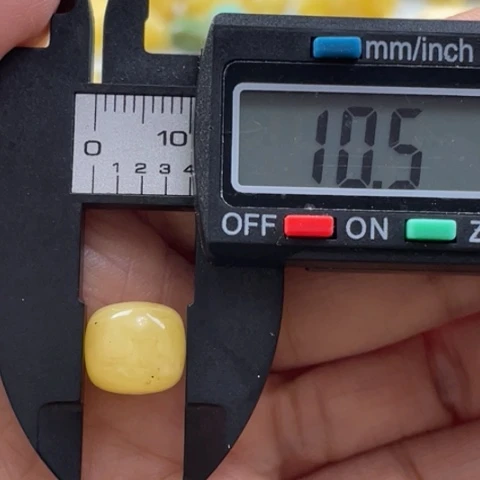 【闪购商品】未镶嵌蜜蜡裸石38杂