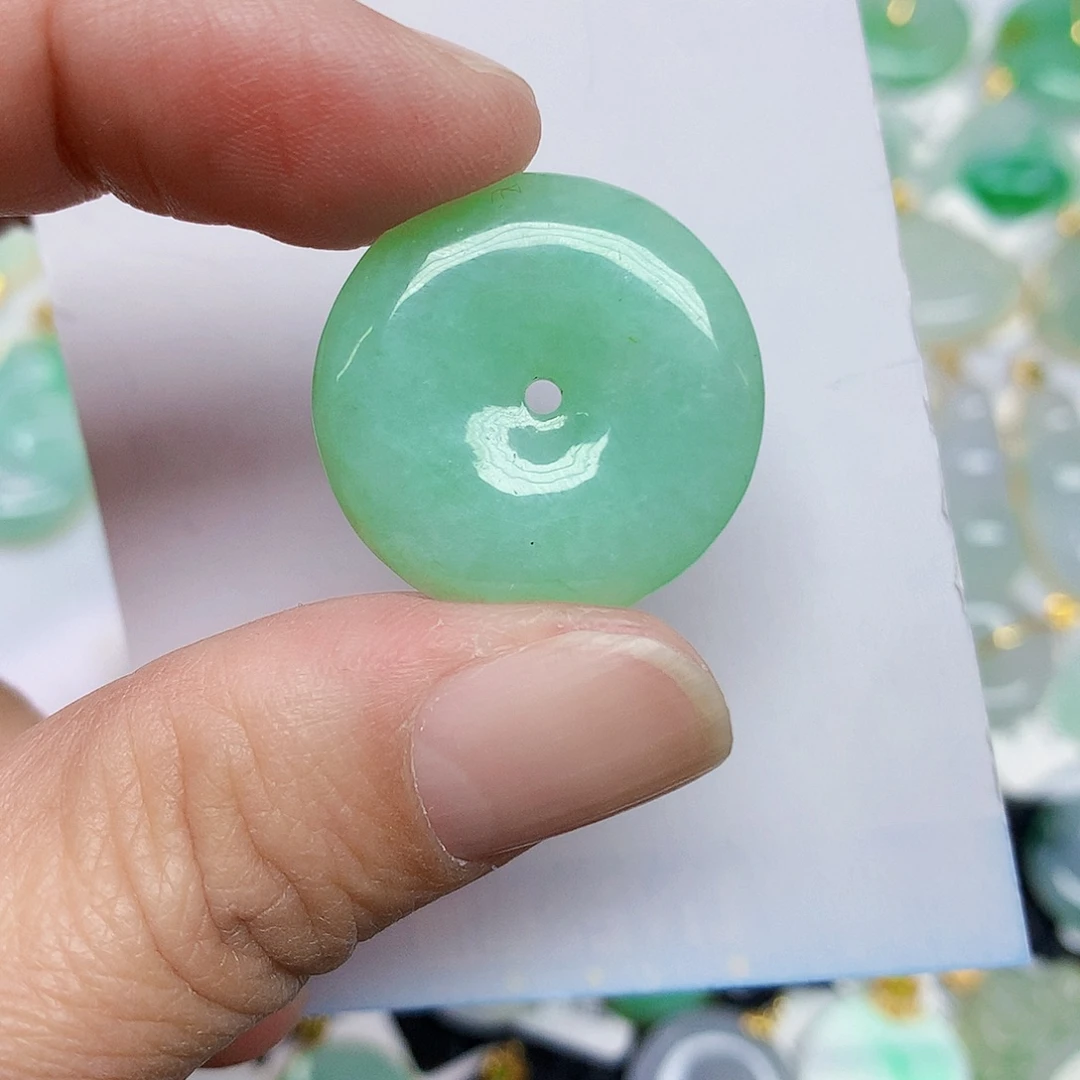 翡翠未镶嵌颈饰3467985