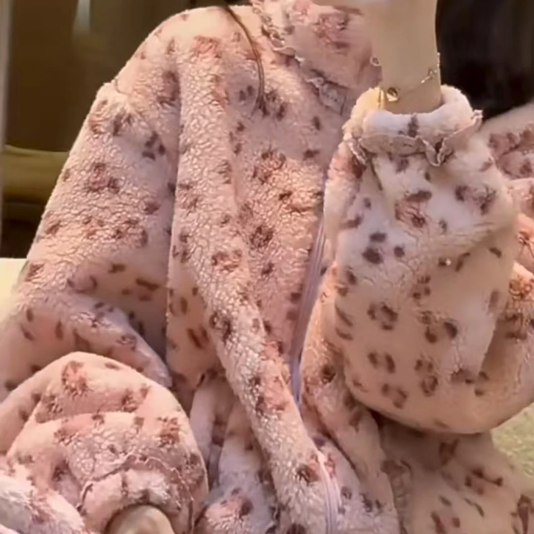 高级感珊瑚绒舒服豹纹睡衣女