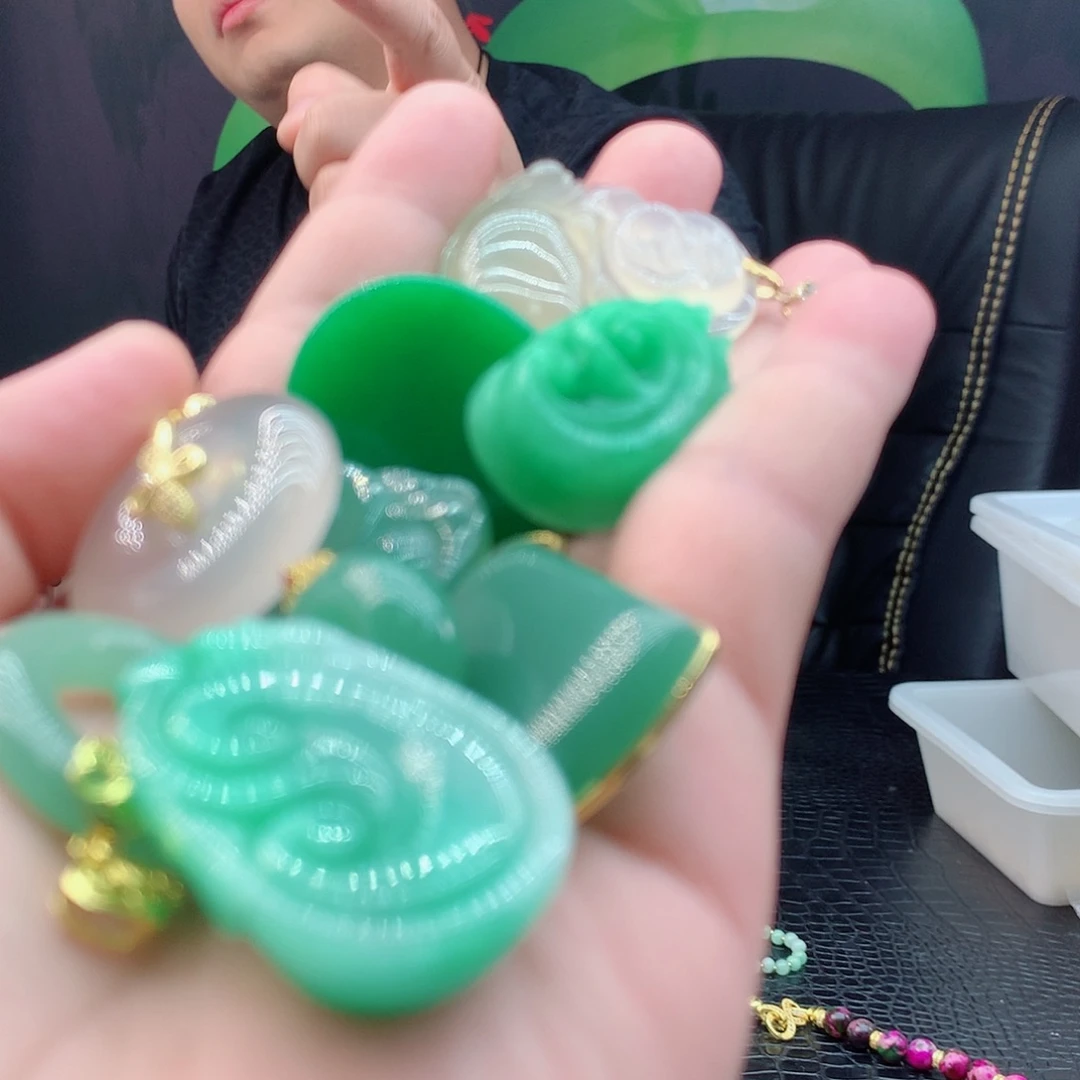 翡翠挂件14K金镶嵌310随机发