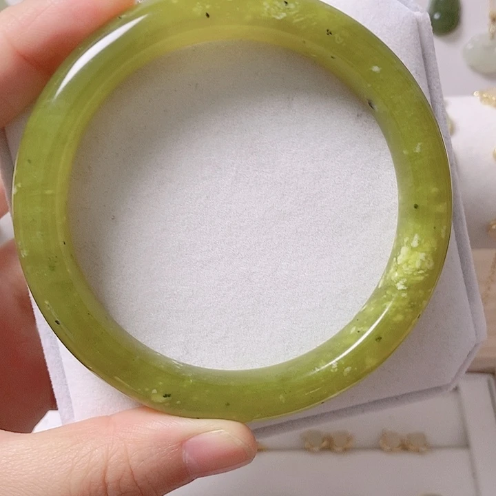 未镶嵌蛇纹石玉手镯圈口63