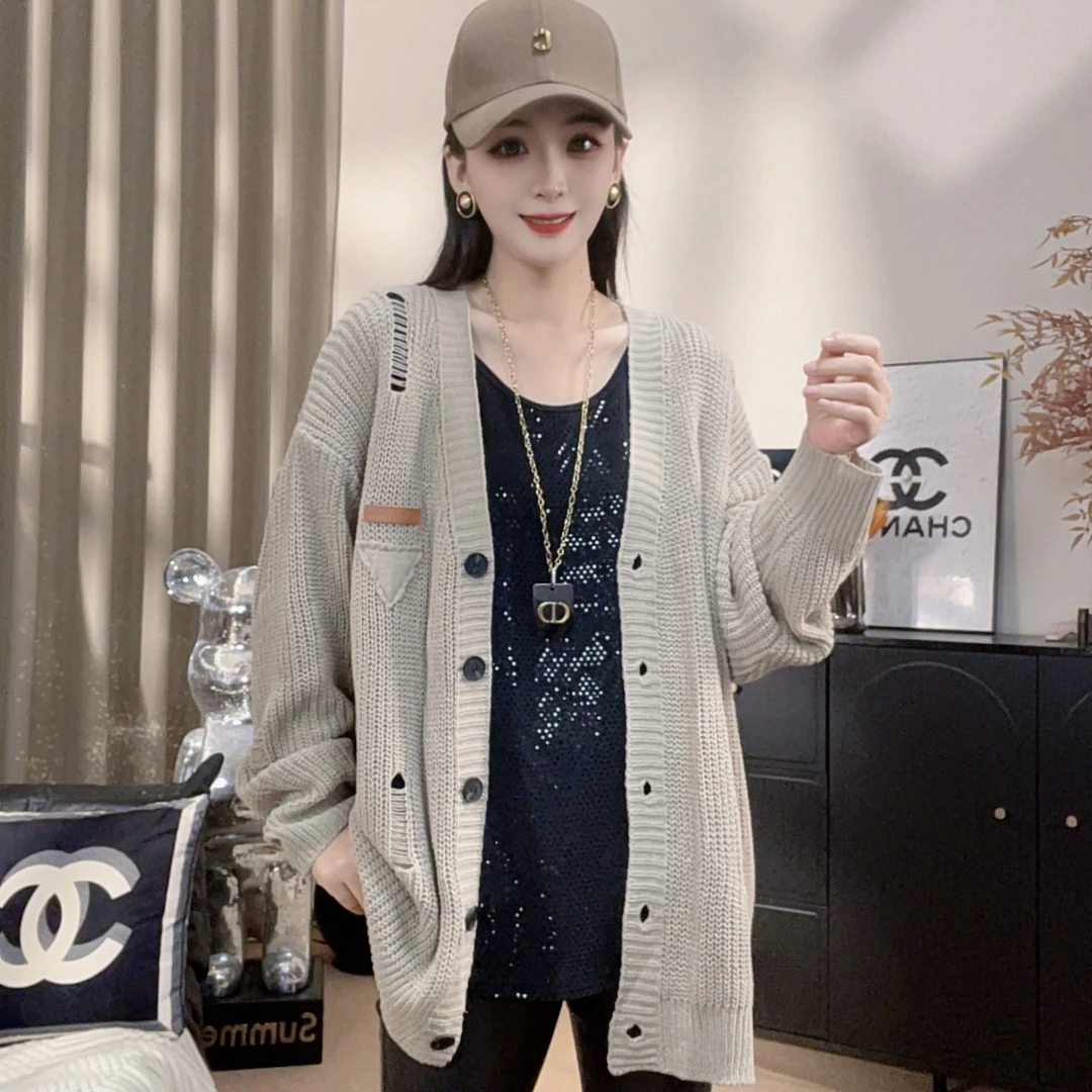 一壹秋季新款时尚百搭皮牌破洞休闲毛衣外套