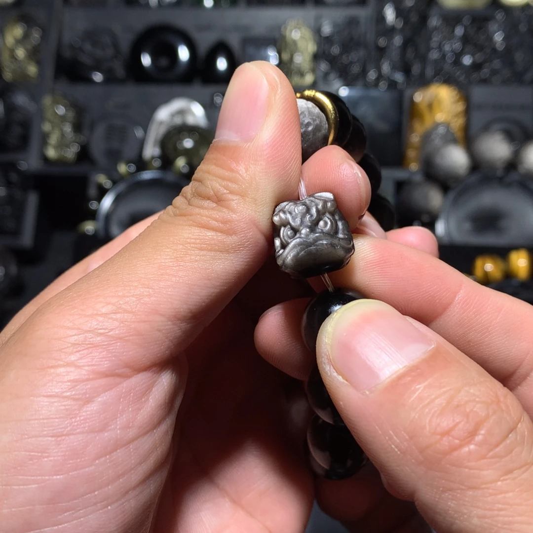 寜***姐黑曜岩未镶嵌珠宝奇石