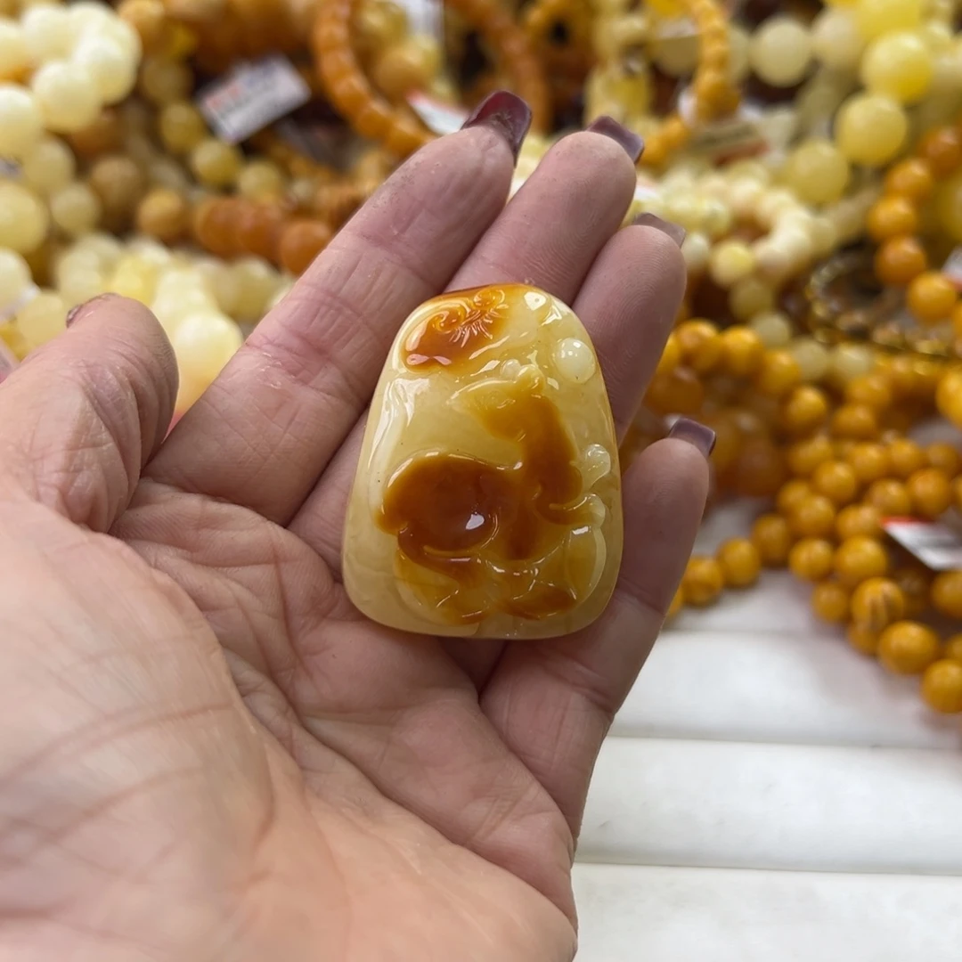 琥珀珠宝奇石未镶嵌