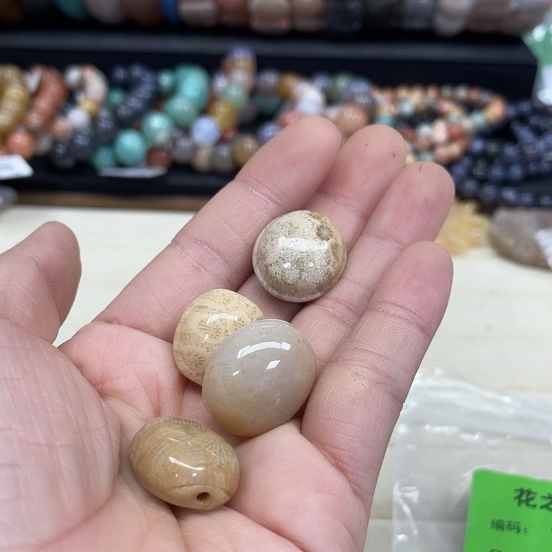 未镶嵌手串硅化珊瑚（珊瑚玉）赛***车521