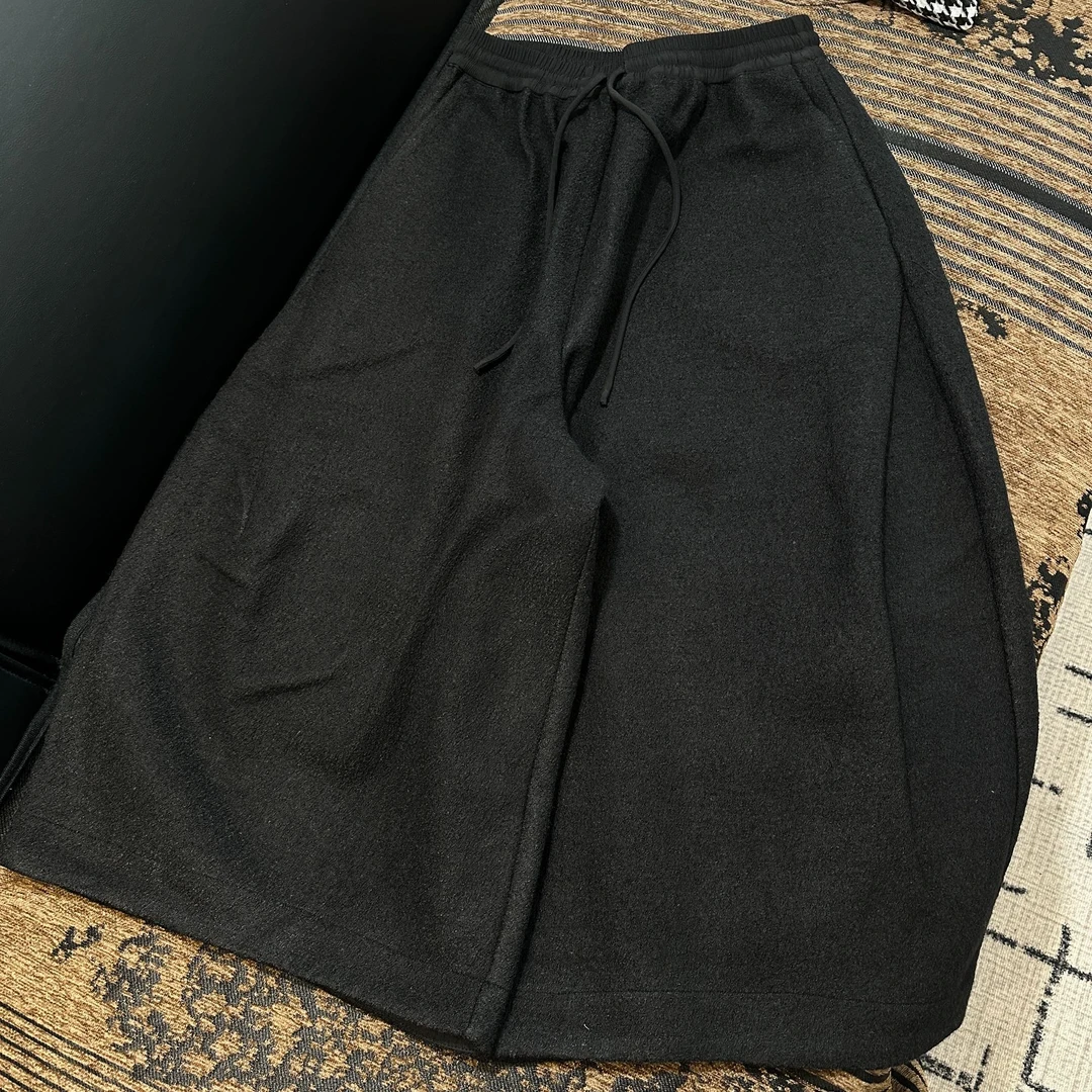 羊毛昵八分裙裤。 似裙子似裤子，保暖时髦很实穿