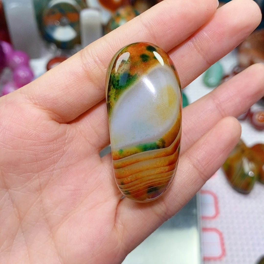 嘻***哈玛瑙/玉髓未镶嵌珠宝奇石