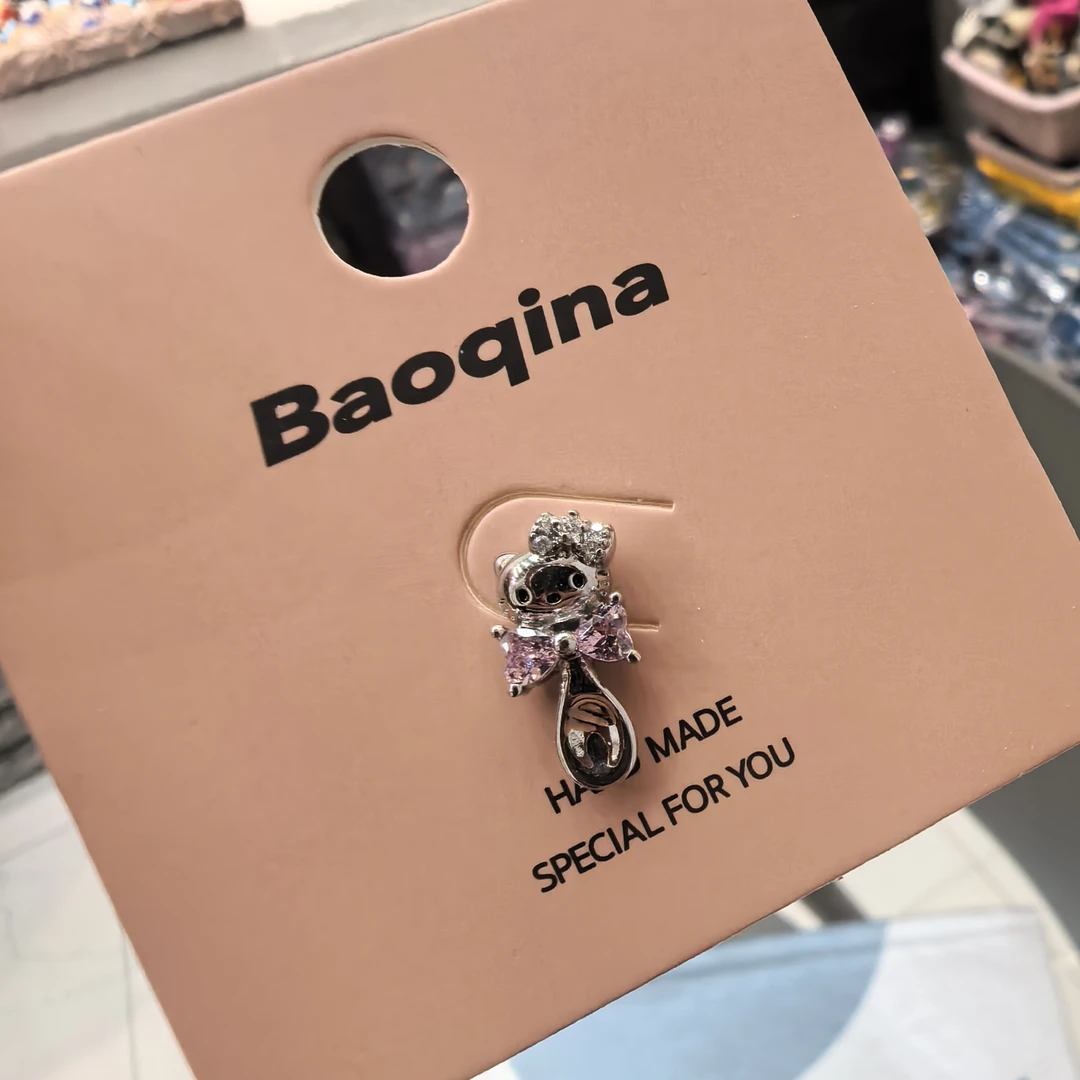 E569银色小勺子KT猫咪闪闪拧螺丝款耳钉耳饰