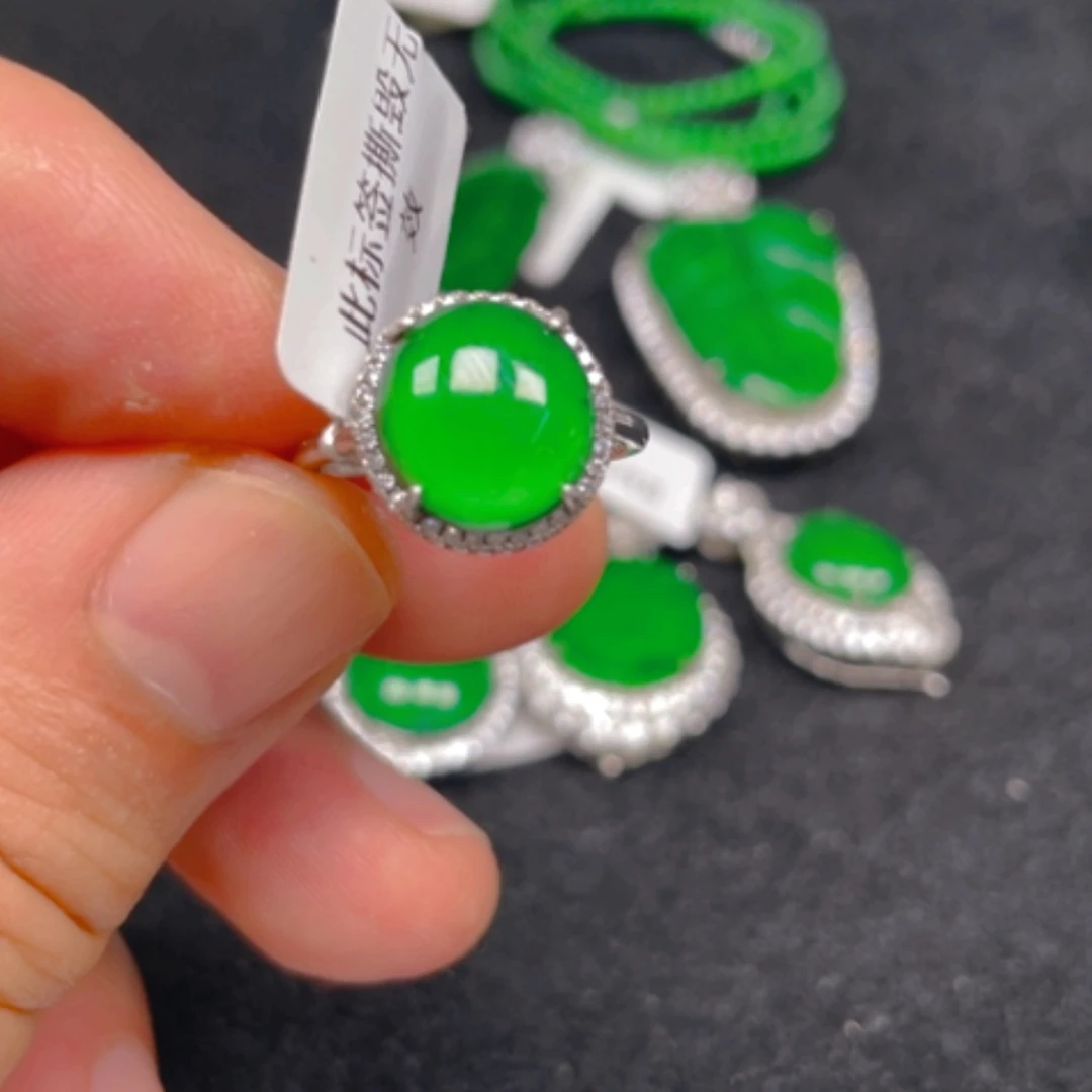 【闪购商品】翡翠银S925镶嵌颈饰戒指