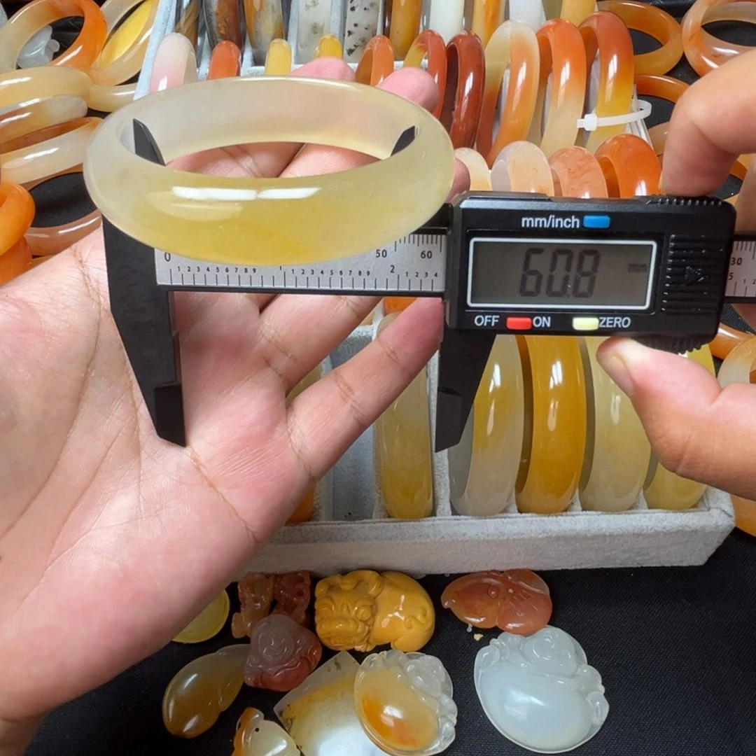 石英质玉（黄龙玉）未镶嵌手镯