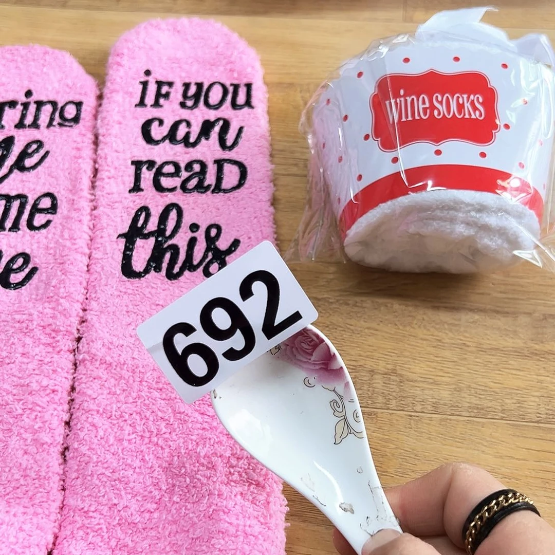 摆件发三盒六双……………………………………