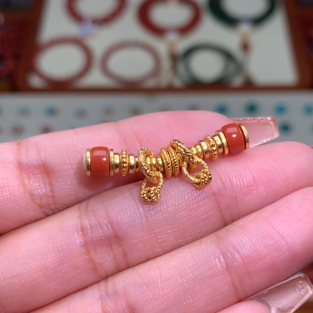 南红玛瑙颈饰未镶嵌