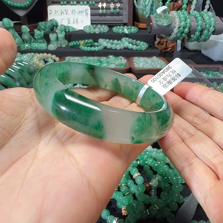 未镶嵌手镯石英质玉（非洲翠）35号