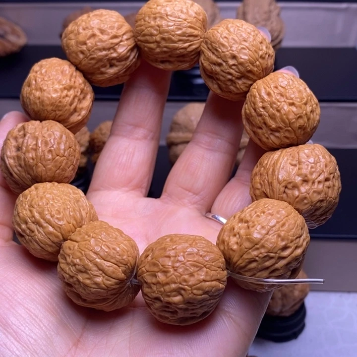 文玩核桃把件鸽子蛋手串89