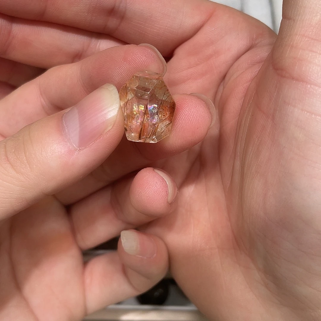 水晶珠宝半成品未镶嵌云*打孔，不退不换