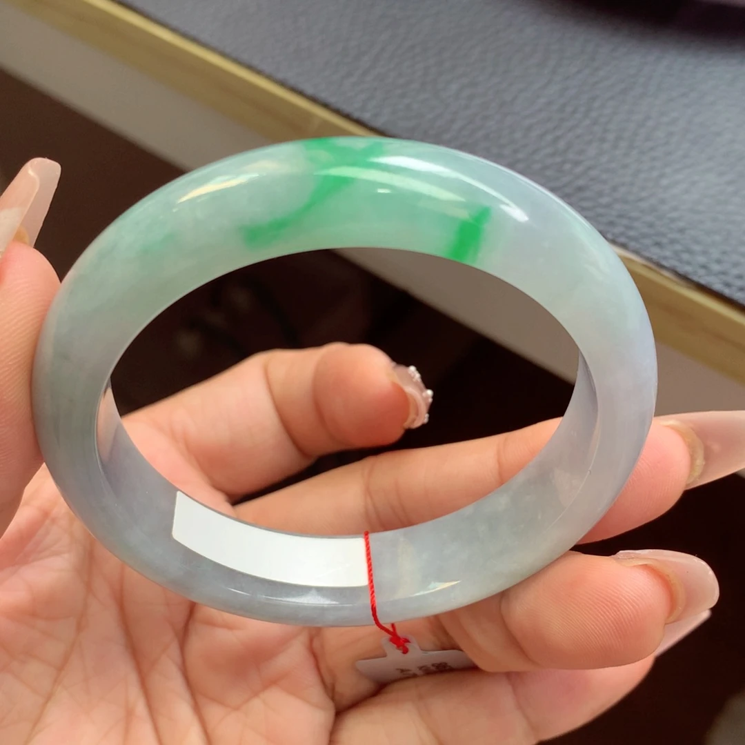 翡翠手镯未镶嵌缅甸