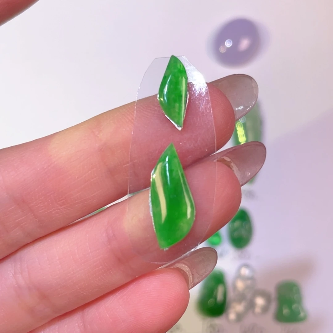 翡翠未镶嵌颈饰裸石