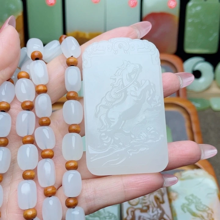 M***n新疆昆仑山料 白色马