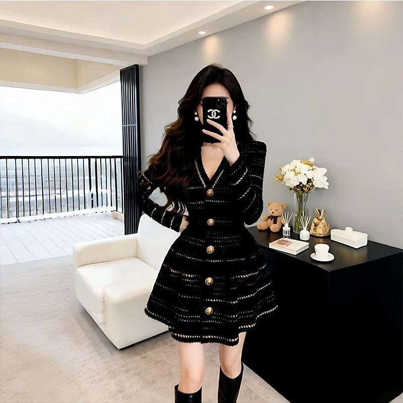 富家千金韩系穿搭年会礼服小香风黑色收腰显瘦连衣裙女秋冬连衣裙