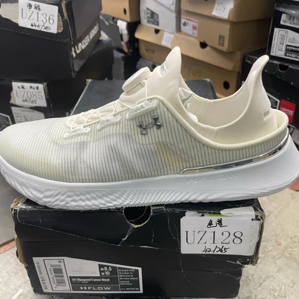 断码运动鞋-安德玛-UZ128