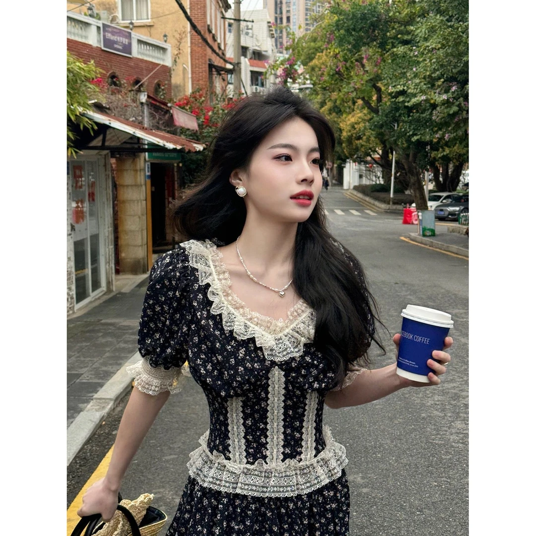 大码法式宫廷蕾丝V领泡泡袖长裙春新款拼接连衣裙