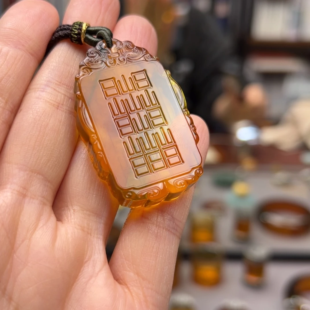 琥珀颈饰未镶嵌食禄