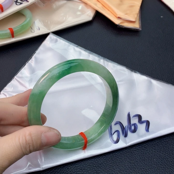 未镶嵌手镯翡翠翡翠手镯