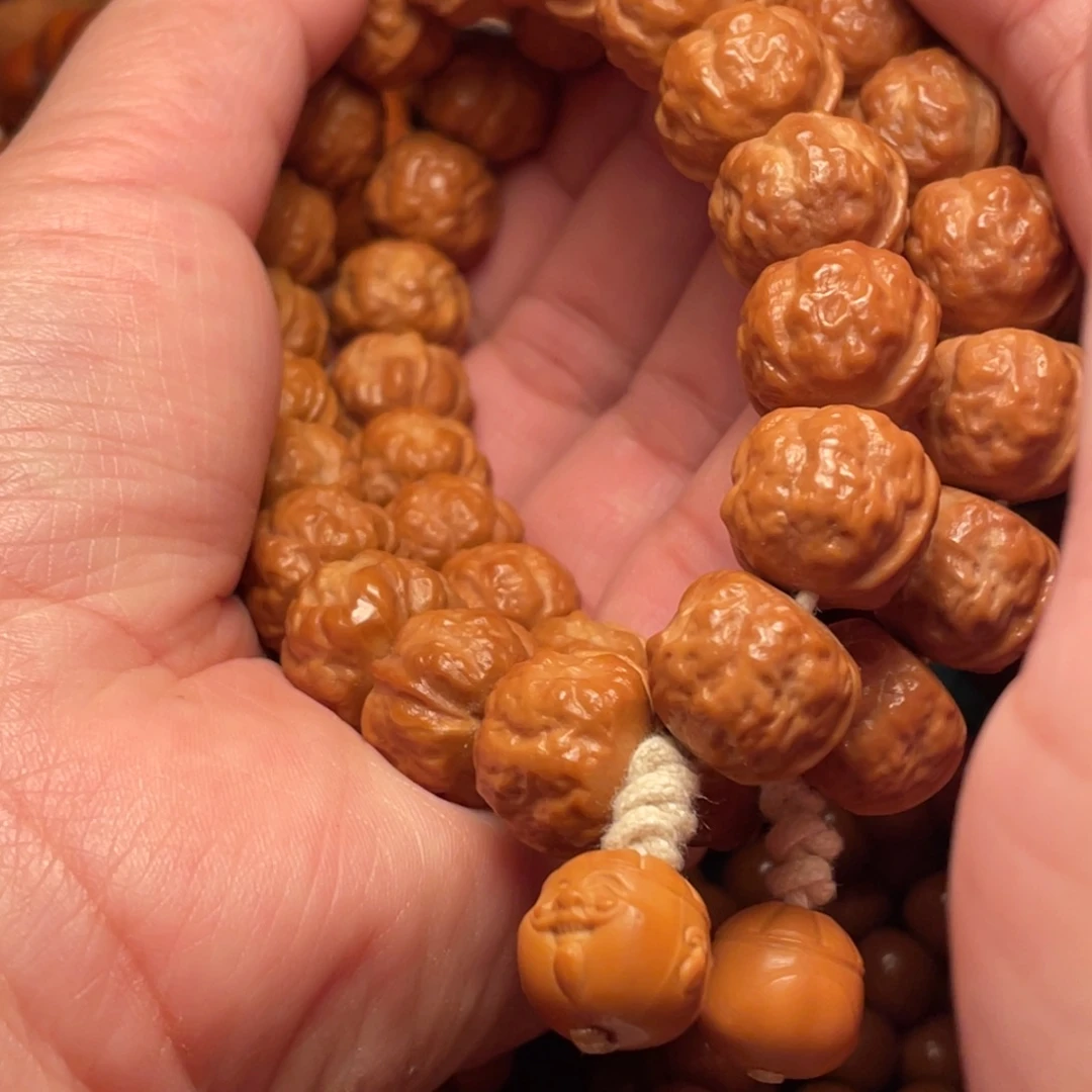 爱***〕崖柏猴头核桃树122