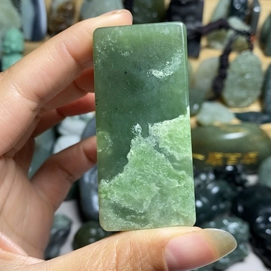 未镶嵌和田玉（糖玉）珠宝半成品一****?