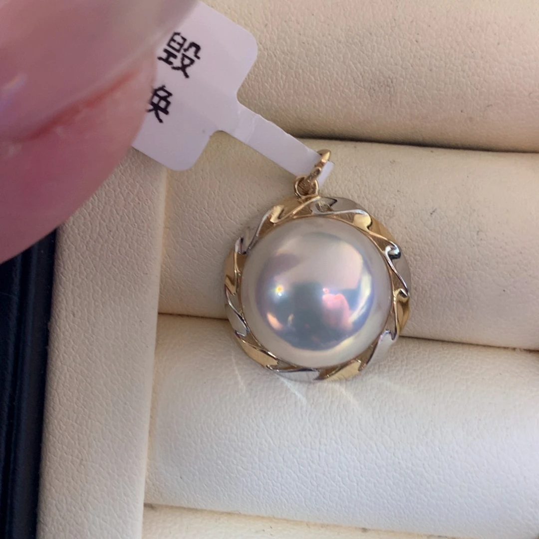 18K金镶嵌颈饰拼合珍珠（马贝珠）