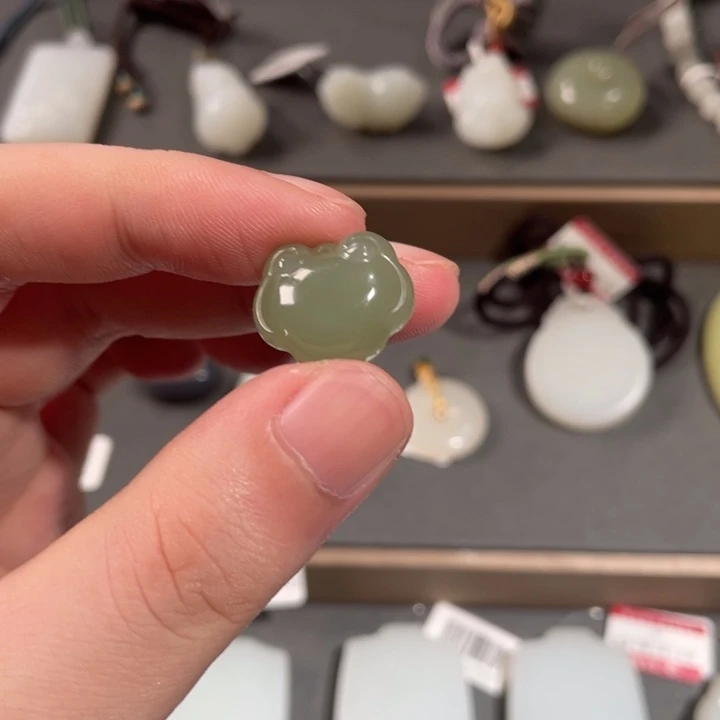 和田玉（糖玉）未镶嵌挂件