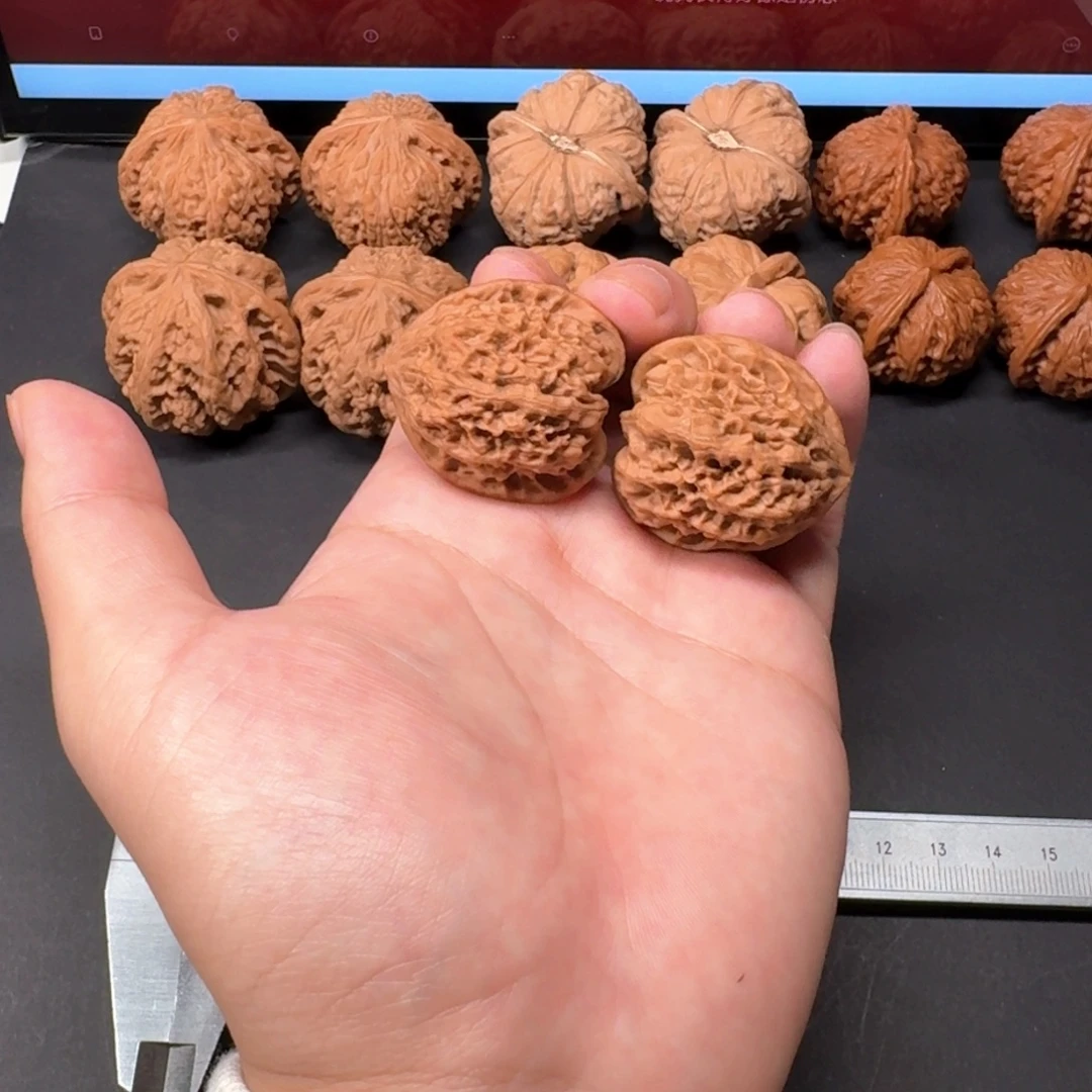 文玩核桃把件35野牛全品