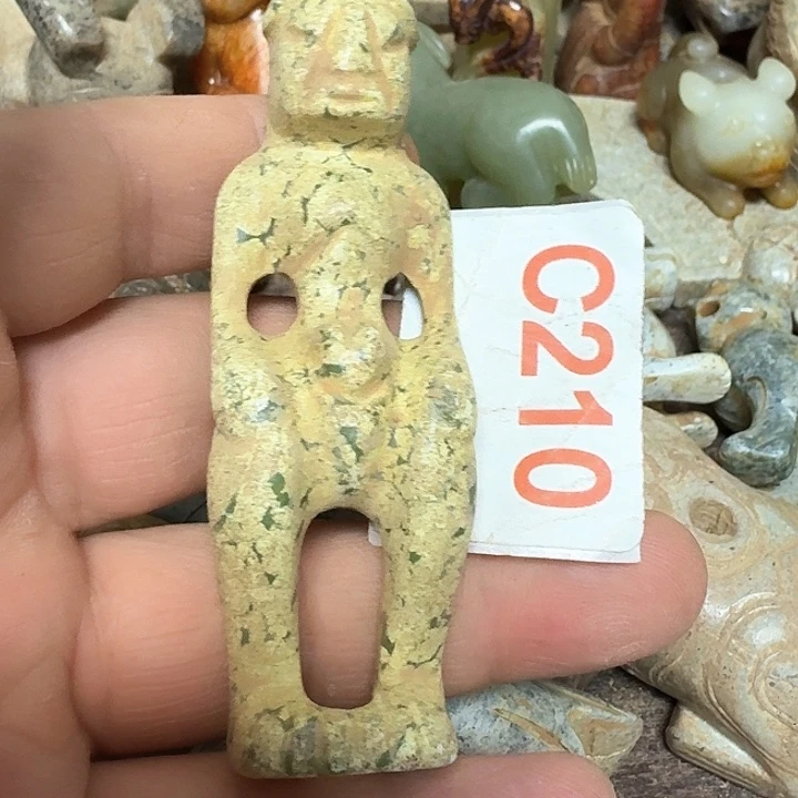 蛇纹石玉颈饰未镶嵌