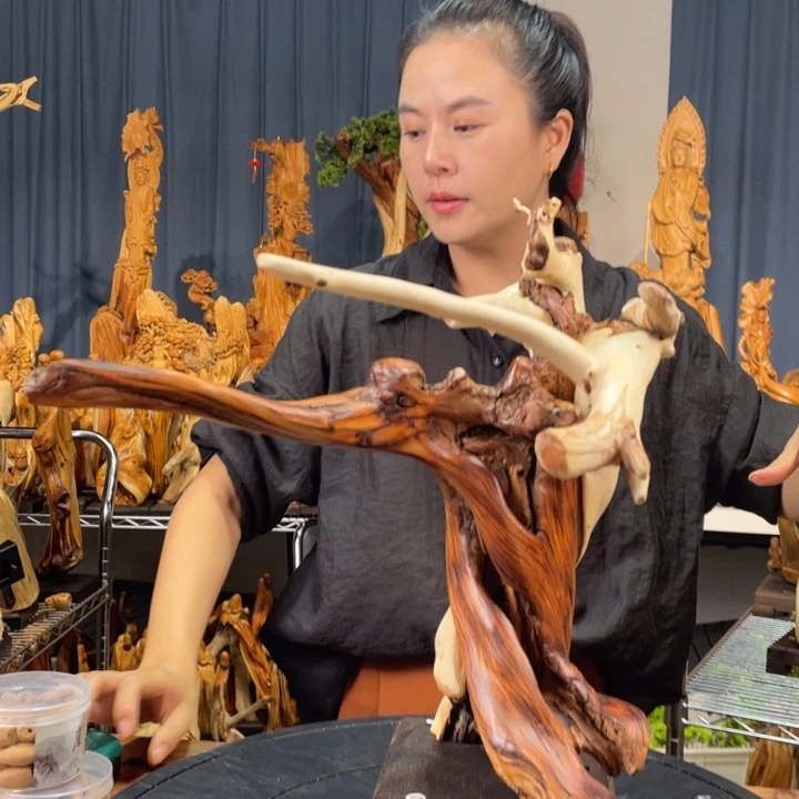 柏木（崖柏）随型飘枝