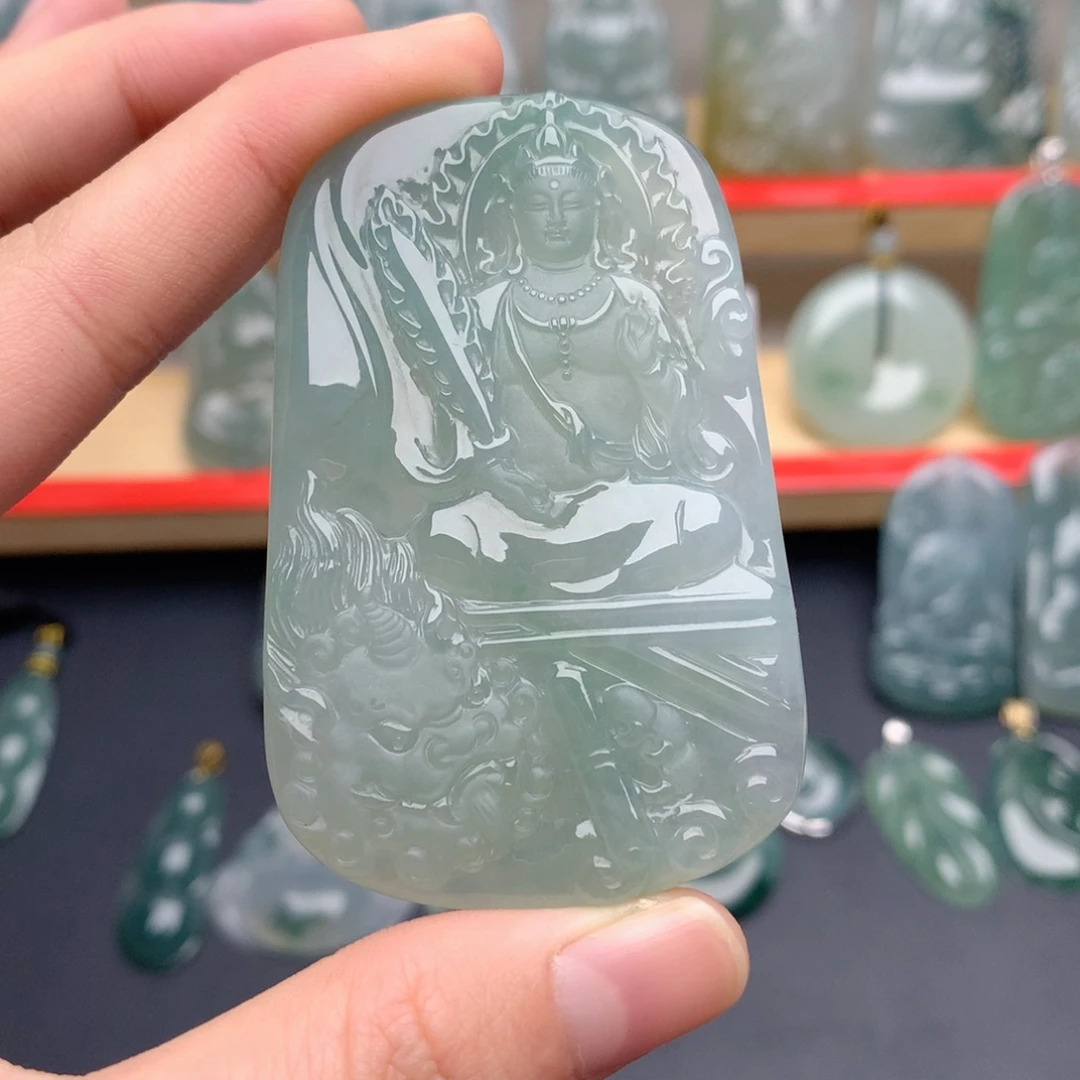 翡翠未镶嵌颈饰文殊