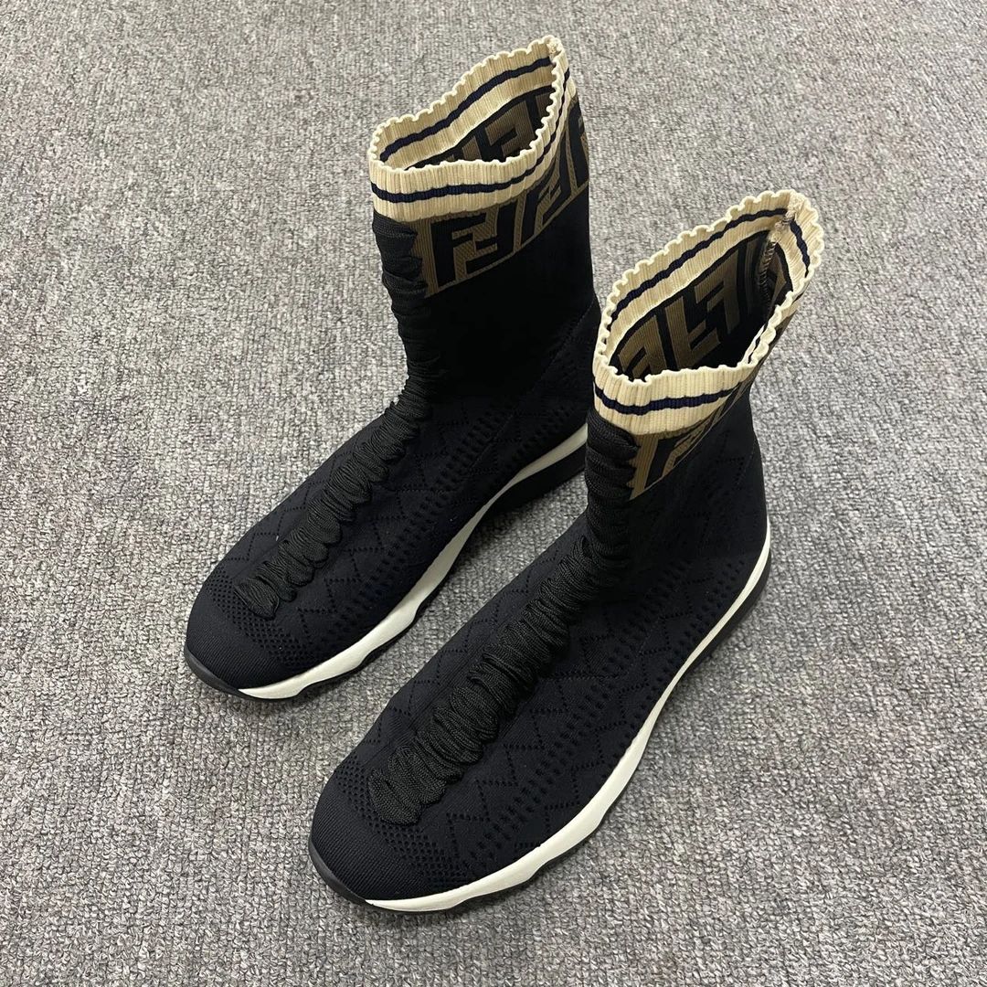 95新 FENDI/芬迪 休闲舒适短靴39码/14097