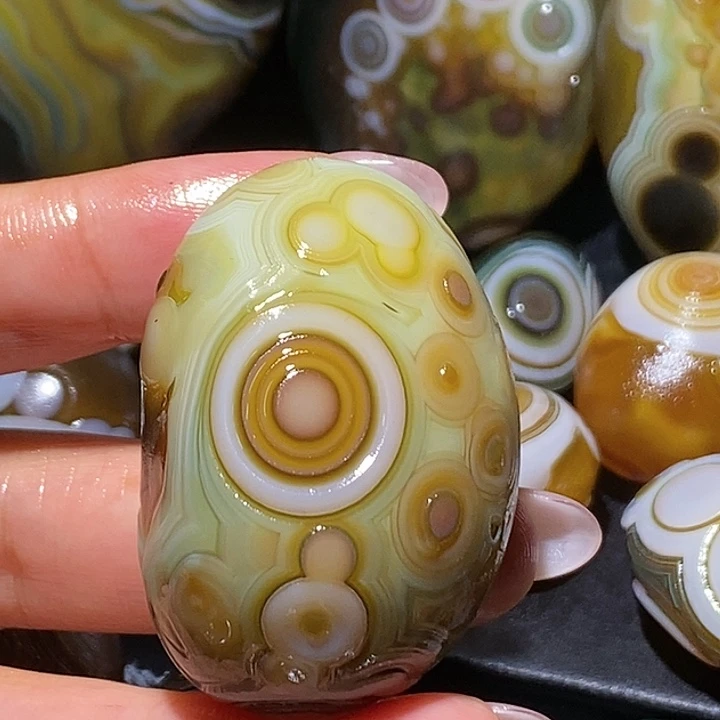 玛瑙/玉髓未镶嵌珠宝奇石68