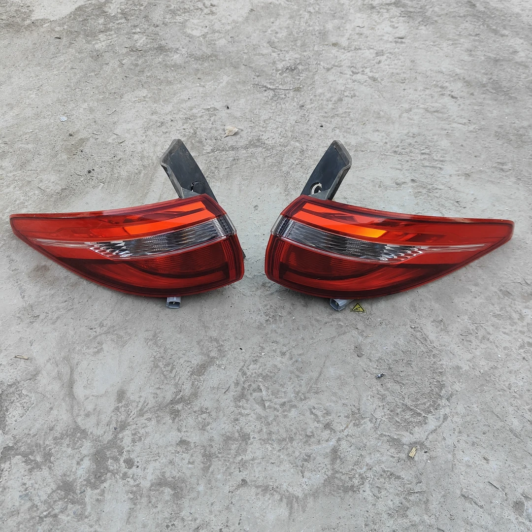 适用于长安欧尚A600后尾灯刹车灯倒车灯防追尾灯