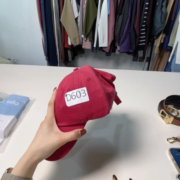 瓷片酒红。。。。。。。。。。。。。。
