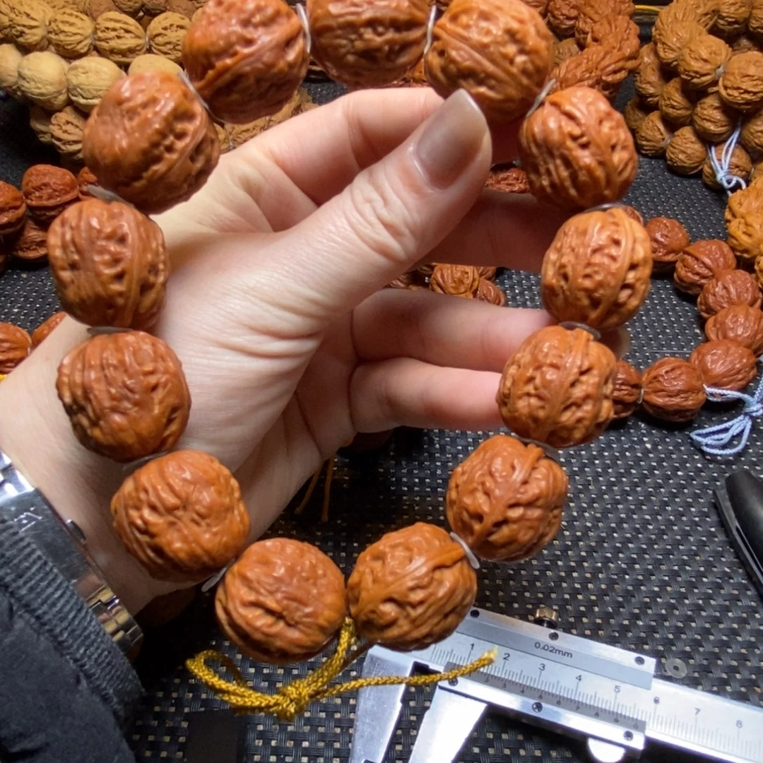 文玩核桃手串红皮小方墩