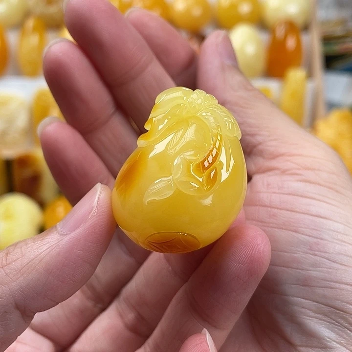 未镶嵌颈饰蜜蜡蜜蜡12.8g