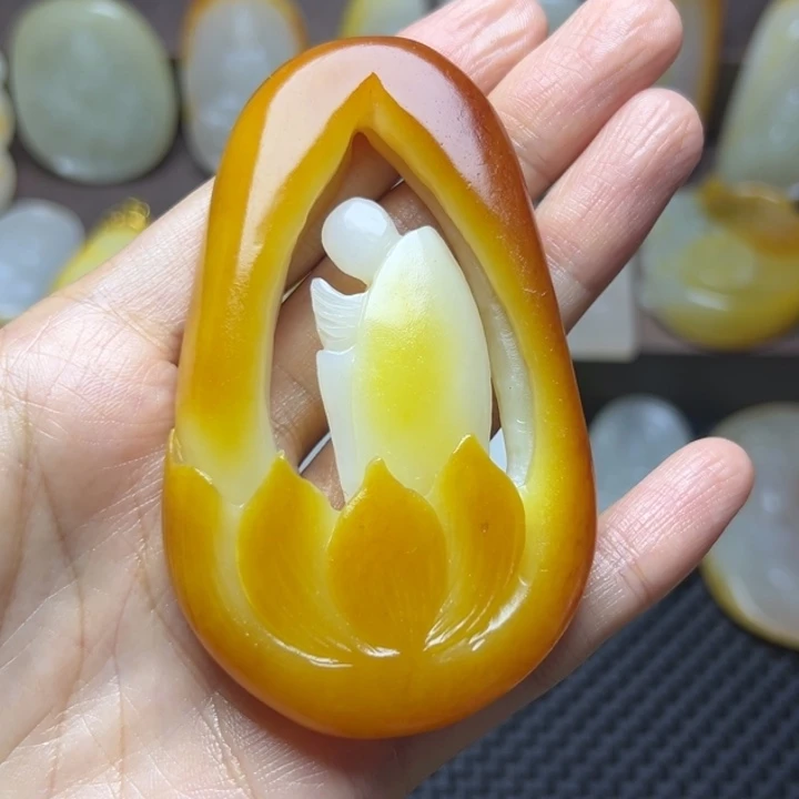 和田玉未镶嵌颈饰