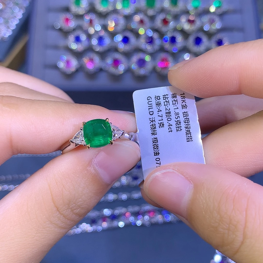 戒指18K金镶嵌祖母绿