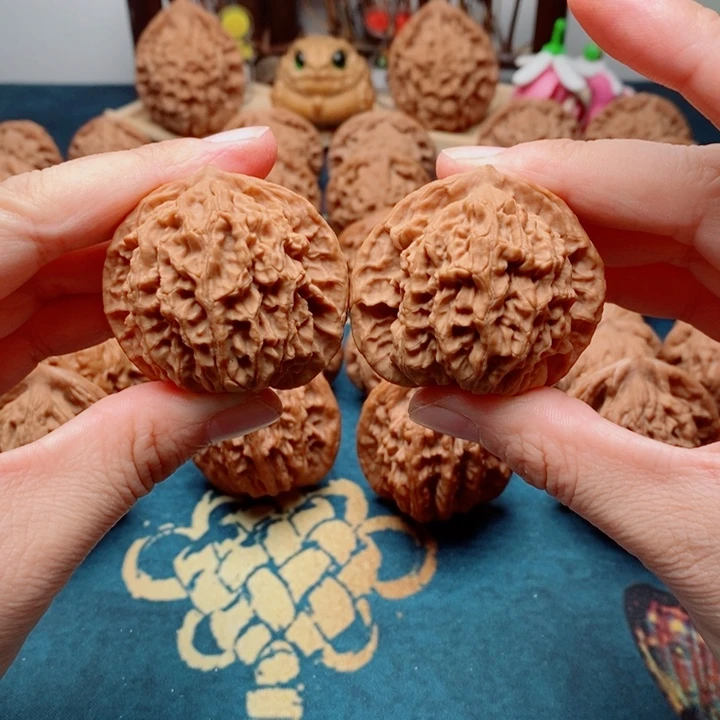 文玩核桃把件盘龙纹44