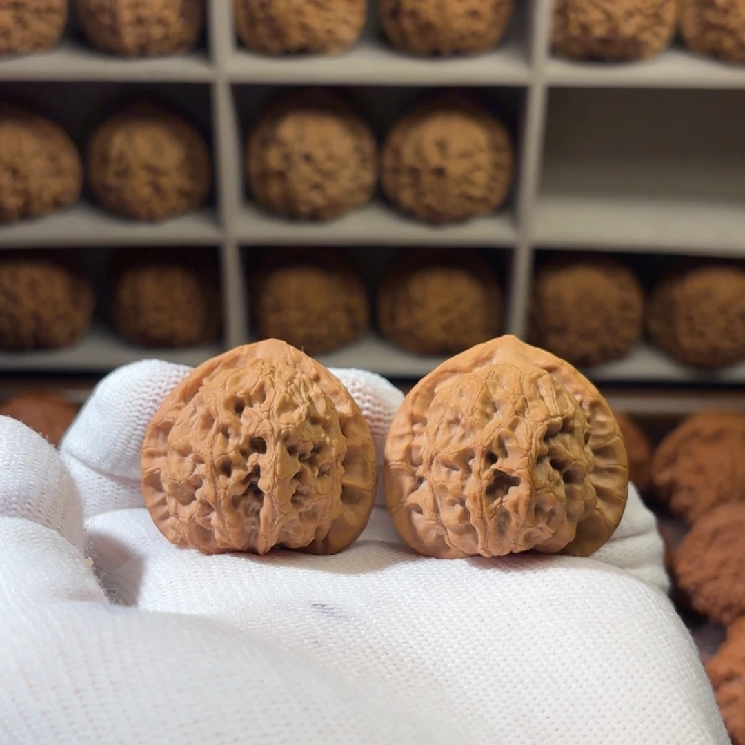 文玩核桃把件38尺全品梨木台